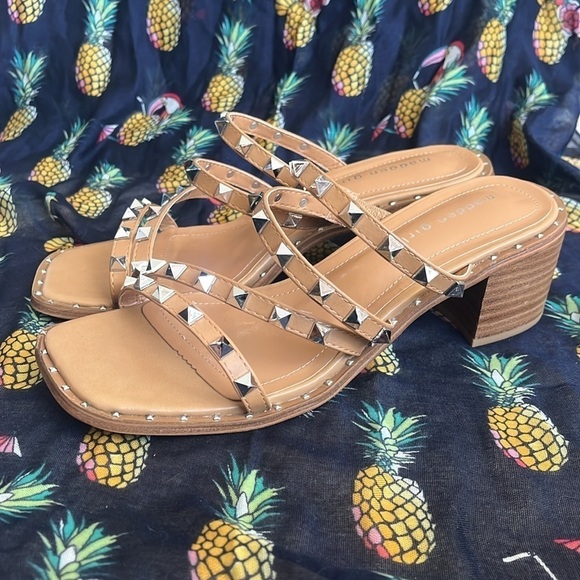 Brand New Madden Girl Roamm Block Heeled Dress Sandals Tan w/ Silver Tone Studs - Picture 12 of 14